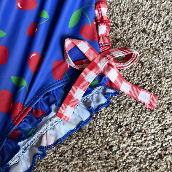 Girls swimsuit - Picture 4 of 4